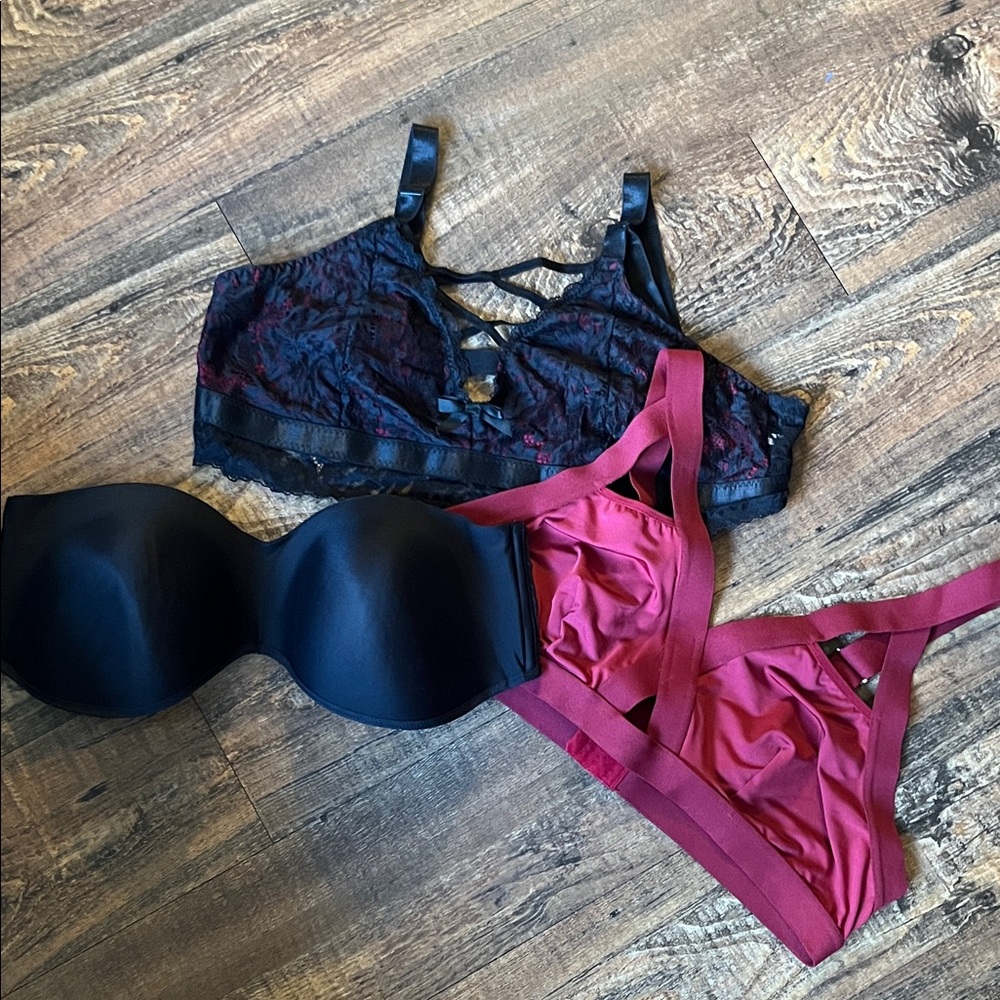 Sexy, Elegant Black and Red Lace Lingerie Set, 3XL. Fit like an XL